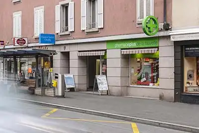 Votre pharmacieplus de la fauvette à Lausanne, pharmacie de proximité ouverte pour des conseils médicaux et de santé