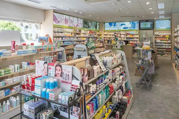 La pharmacie de saint-jean à Genève, pour vos médicaments et ordonnances.