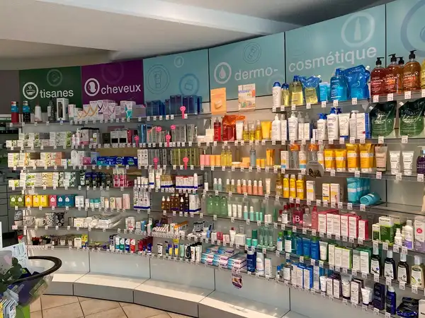 intérieur pharmacieplus de vex 3