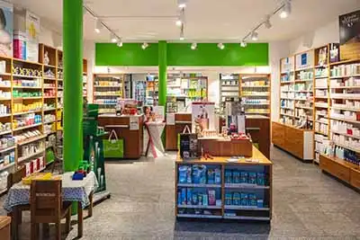 Votre pharmacieplus grassi à Faido, pharmacie de proximité ouverte pour des conseils médicaux et de santé