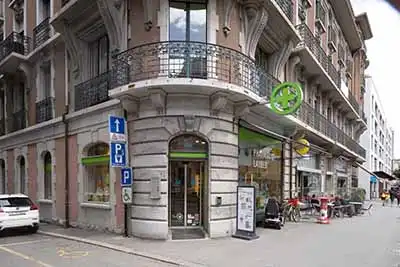 Votre pharmacieplus lauber à Martigny, pharmacie de proximité ouverte pour des conseils médicaux et de santé