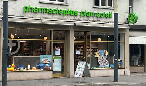Façade de la pharmacie Plan-Soleil