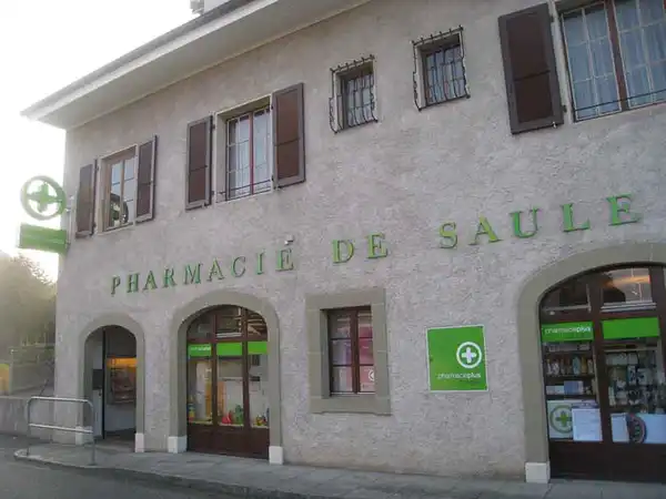 Votre pharmacieplus de saule à Bernex (Genève), pharmacie de proximité ouverte pour des conseils médicaux et de santé